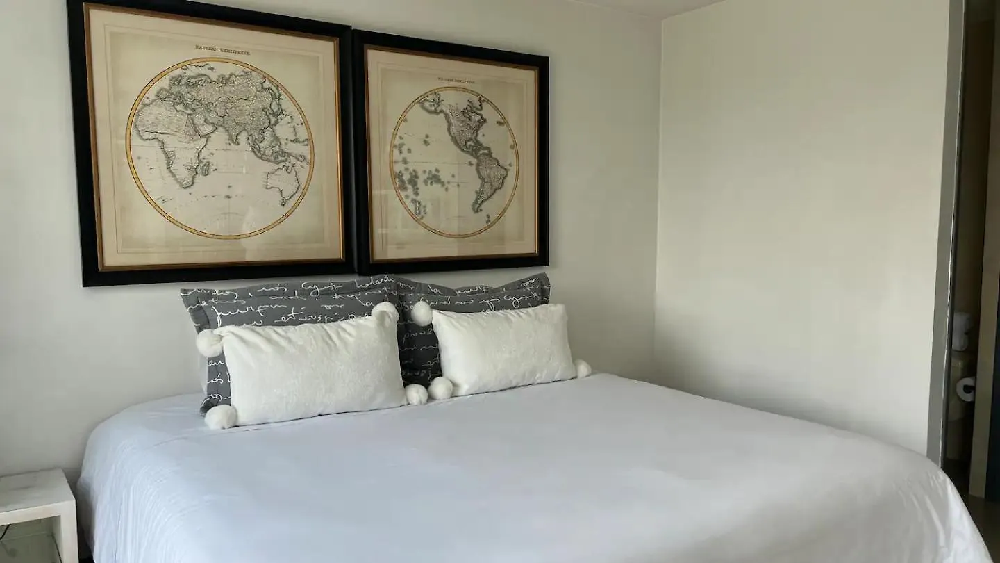 Blux Apartments Medellín 0*,  Colombia
