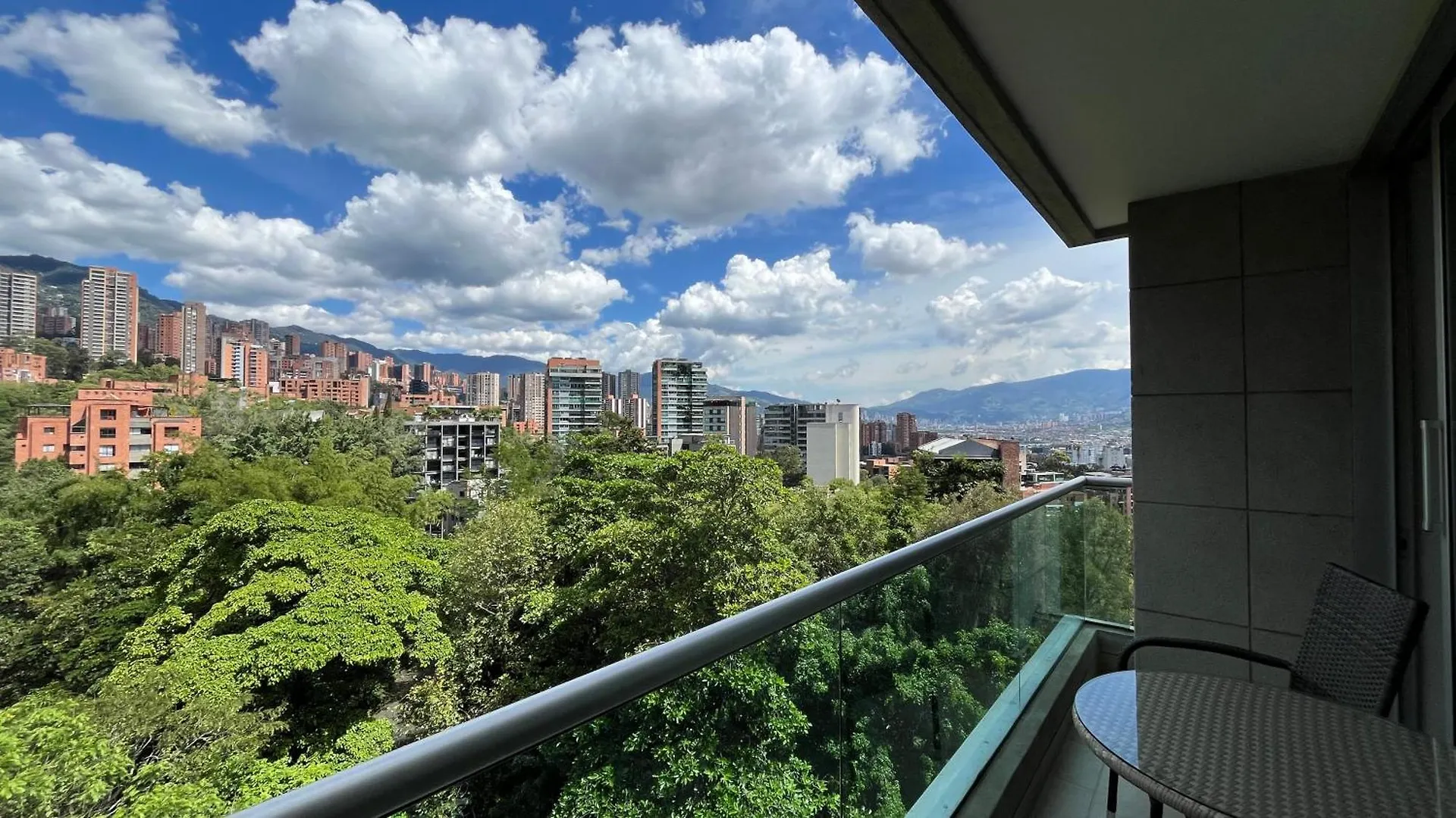 Blux Apartments Medellín