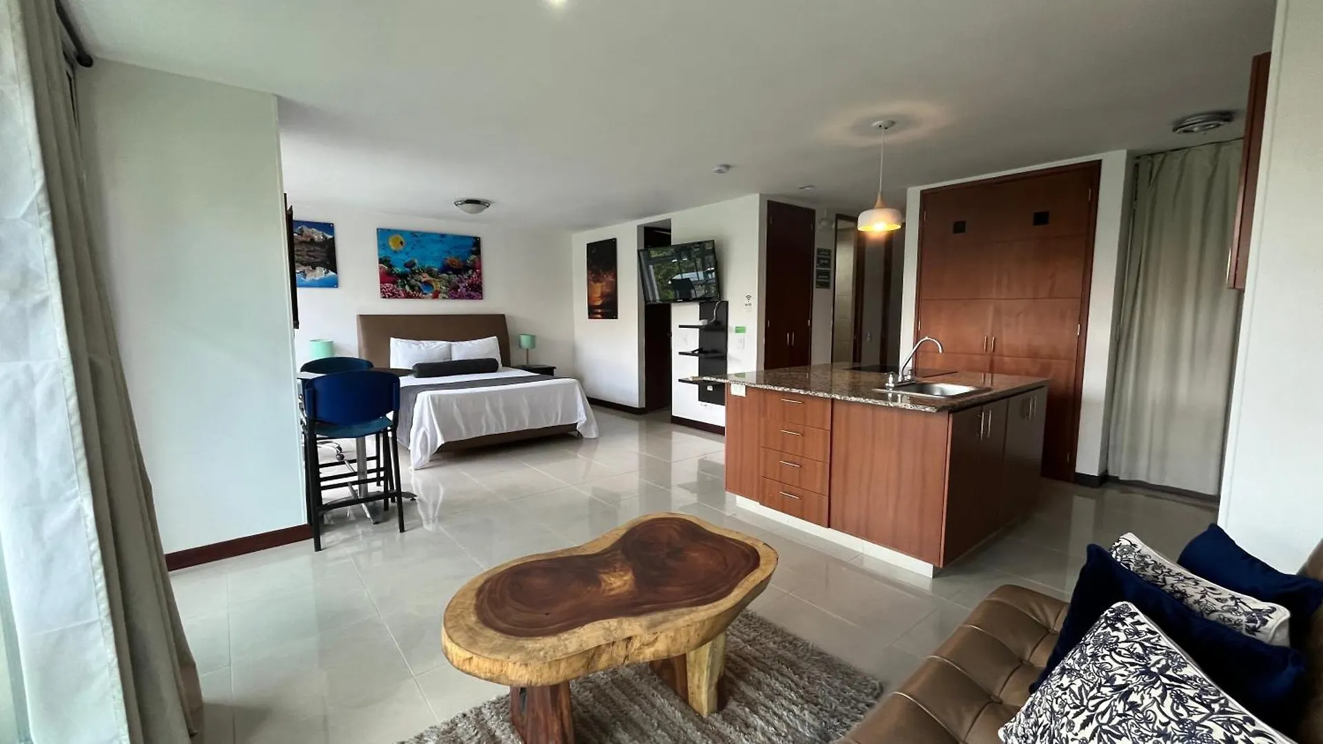 Blux Apartments Medellín 0*,  Colombia