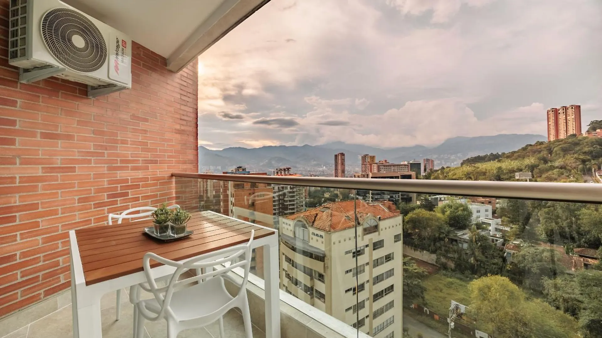 Blux Apartments Medellín