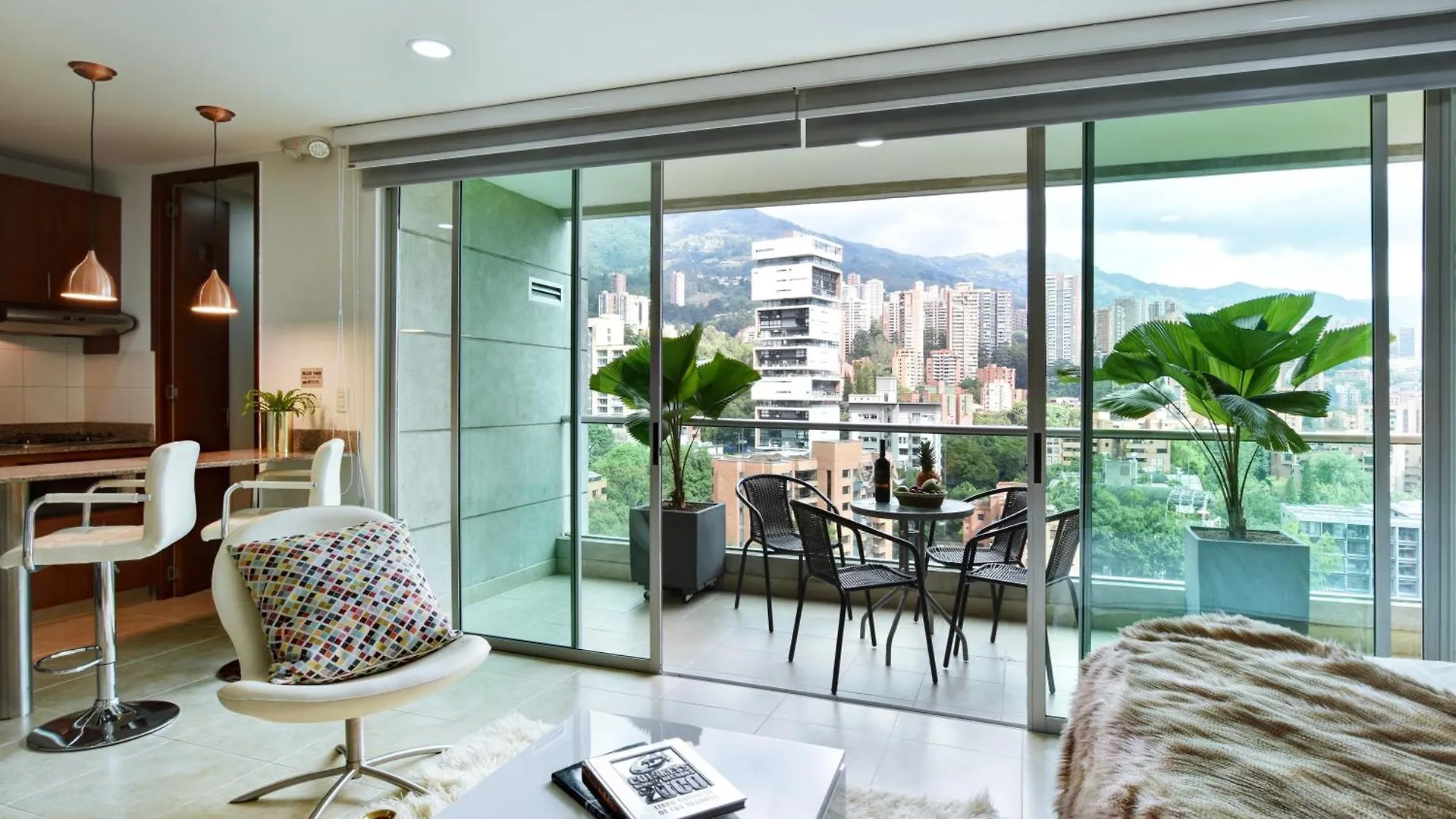 Blux Apartments Medellín 0*,