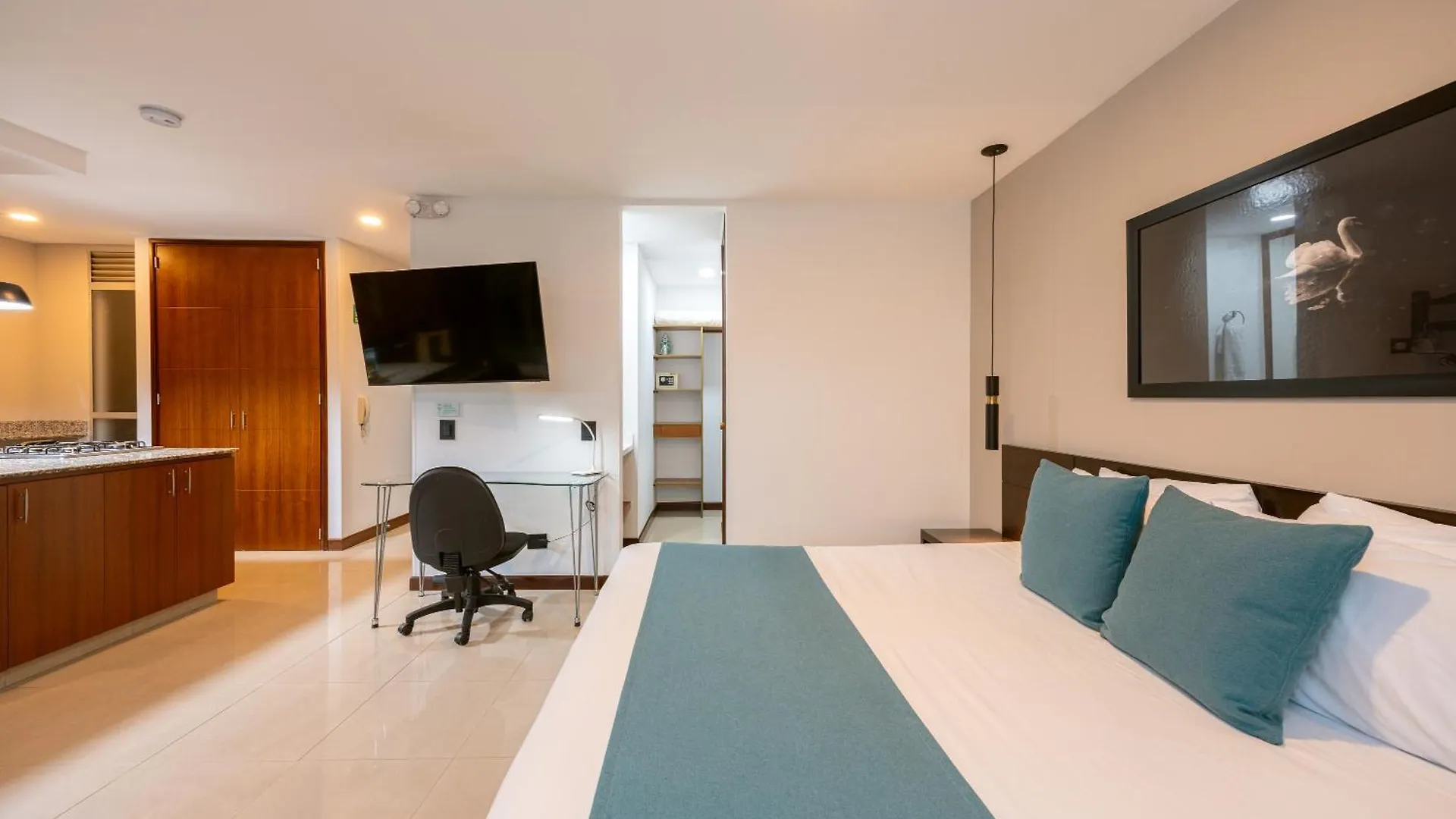 Blux Apartments Medellín 0*,  Colombia