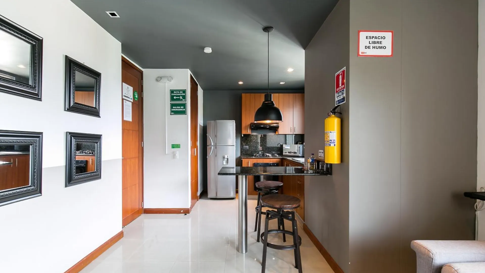 Blux Apartments Medellín 0*,