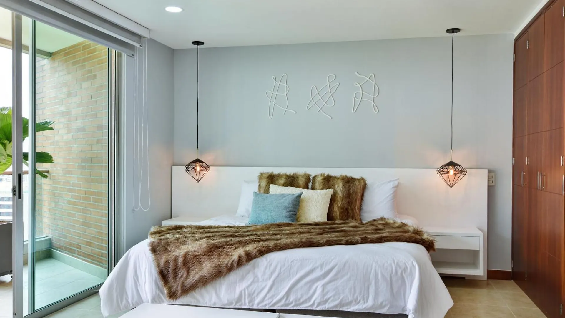 Blux Apartments メデジン